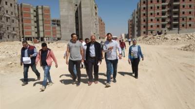 رئيس جهاز 15 مايو يجري جولة تفقدية لمشروعات سكن لكل المصريين بالمدينة