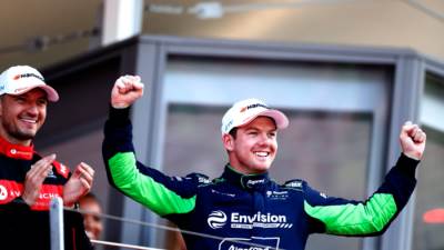 السائق المتصدر نيك كاسيدي يحافظ على أدائه القوي ويضع عينه على لقب بطولة الفورمولا إي