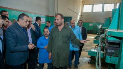 وزير الإنتاج الحربي يتفقد "هليوبوليس للصناعات الكيماوية" وتوجيهات حاسمة لتحسين أوضاع الشركات التابعة