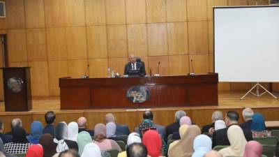 وزير النقل يلتقي بالعاملين بشركة "مارترانس" للنقل البحري.. ويؤكد: "الحافز لمن يستحق والمناصب بالكفاءة"