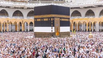 "الحج والعمرة": تسهيل وصول الحجاج اليمنيين القادمين من مطار صنعاء إلى مطار الملك عبدالعزيز 