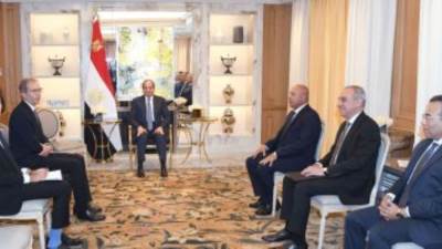  الرئيس السيسى يبحث فى باريس التعاون مع "ألستوم" الفرنسية بقطاع النقل 