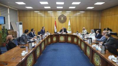 وزير العمل يلتقى مع ممثلي المبادرة الوطنية لتطوير الصناعة المصرية "ابدأ"