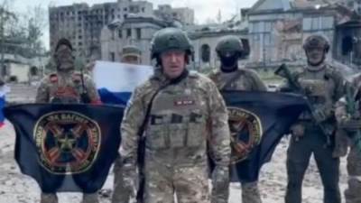 قائد فاجنر يأمر مقاتليه بالعودة لقواعدهم لتجنب إراقة الدماء