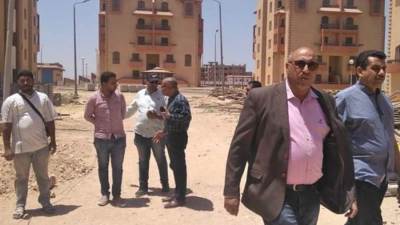 رئيس جهاز أخميم الجديدة يتفقد وحدات المبادرة الرئاسية سكن كل المصريين.. ويلتقي سكان المدينة