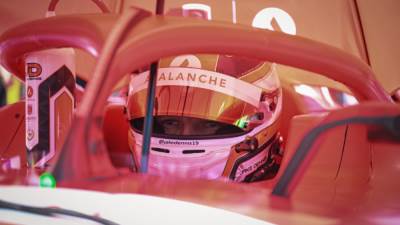 السائق دينيس يتقدم على كاسيدي بنقطة واحدة فقط مع اقتراب ختام بطولة الفورمولا إي