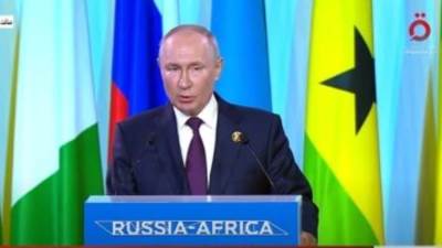  فلاديمير بوتين: القمة الروسية الأفريقية مثمرة للغاية 