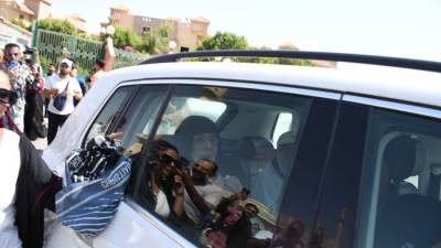 أشرف زكى ونهال عنبر ولبلبة وإلهام شاهين في جنازة عبد الله حسن يوسف