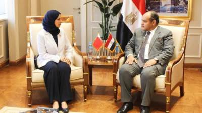 وزير التجارة والصناعة يستقبل سفيرة البحرين بالقاهرة لتعزيز التعاون بين البلدين