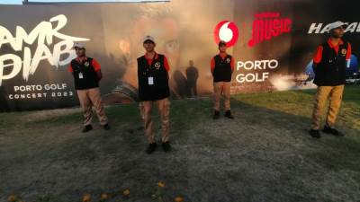 انتشار أمني استعدادا لبدء حفل عمرو دياب في الساحل الشمالي