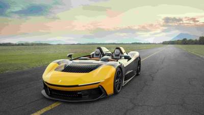 السيارة B95: أول سيارة كهربائية خارقة من الطراز BARCHETTA في العالم بهيكل من إبداع شركة أوتوموبيلي بينينفارينا 