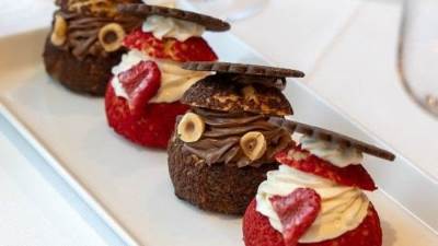 مطعم carine يحتفي بيوم المرأة الإماراتية