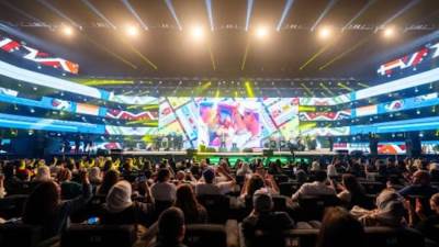 حميد الشاعري ونجوم التسعينات يشعلون حفل "كاسيت 90" بجدة 