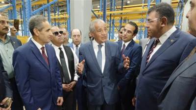 وزير التموين يتفقد المنطقة التجارية بطنطا ويزور أكبر مخزون للأدوية في الشرق الأوسط