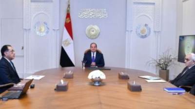 الرئيس السيسى يوجه بالتركيز على تطوير الكوادر البشرية ومنظومة المعلمين