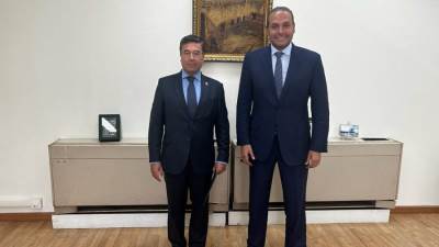 الأمين العام المساعد بالجامعة العربية يلتقي  سفير الاكوادور