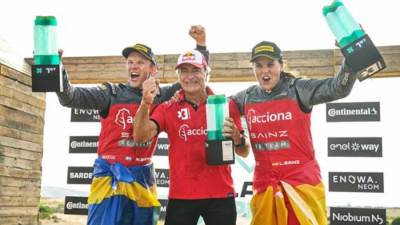 فريق (ساينز) يفوز بالجولة الرابعة من بطولة العالم لسيارات الطرق الوعرة الكهربائية ( Extreme E )