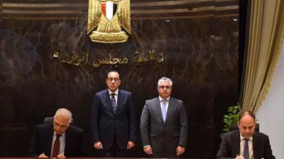 رئيس الوزراء يشهد توقيع عقد إنشاء مصنع إطارات باستثمارات مليار يورو بالمنطقة الاقتصادية لقناة السويس