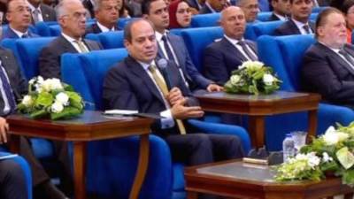  الرئيس السيسى: لم نُدخل شركات أجنبية بأعمال التكريك بالبحيرات توفيرا للتكاليف 