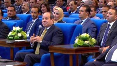  الرئيس السيسى لـ"شباب الجامعات": فرص العمل فى قطاع الاتصالات كبيرة 