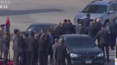 وصول الرئيس الفلسطينى لمطار القاهرة الدولى للمشاركة فى قمة القاهرة للسلام 