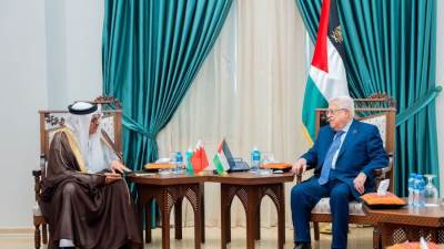 رئيس دولة فلسطين يستقبل وزير خارجية البحرين في رام الله