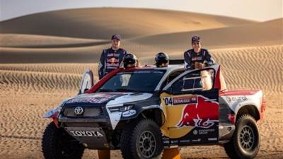 بدء وصول المتسابقين تمهيدا لانطلاقة رالي دبي الصحراوي