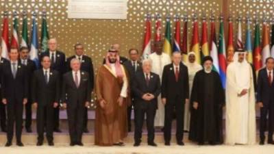 قادة الدول العربية والإسلامية يطالبون بوقف فوري لعدوان إسرائيل على غزة ويدعمون خطوات مصر لمواجهات تبعات العدوان