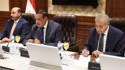 وزيرا التموين والتنمية المحلية يتابعان مع السادة المحافظين تنفيذ مبادرة خفض أسعار السلع الغذائية والرقابة على الأسواق