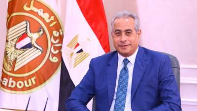 وزارة العمل تُطلق 22 برنامجًا تدريبيًّا مهنيًّا لتَدريب شباب 8 محافظات بالصعيد على 3 مِهن يحتاجها سوق العمل