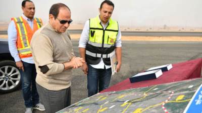 الرئيس السيسى يتفقد الأعمال الإنشائية لتطوير عدد من الطرق والمحاور بالقاهرة