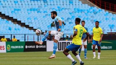 الدعوات المجانية لمباراة بيراميدز وصن دونز تثير أزمة 