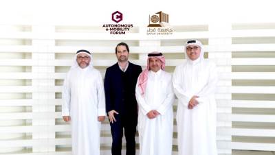 جامعة قطر وإرنست آند يونغ توقّعان اتفاقية شراكة مع منتدى النقل الكهربائي والتنقل ذاتي القيادة 