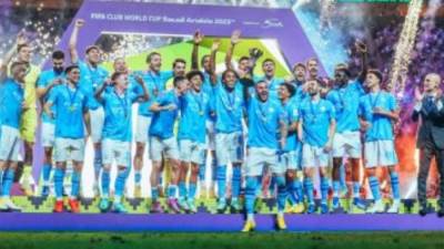 مراسم تتويج مانشستر سيتي بلقب كأس العالم للأندية