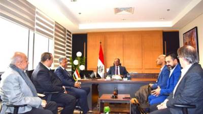 نائب وزير الإسكان يلتقي مسئولي إحدى الشركات الألمانية المتخصصة في تطوير المياه والصرف والحمأة