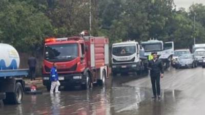 جهود مكثفة لرجال الشرطة لمساعدة المواطنين في مواجهة موجة الطقس السيئ