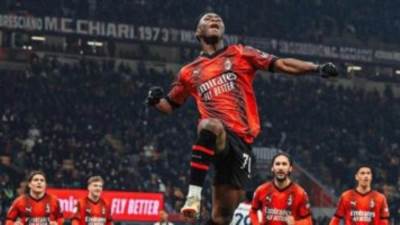 ميلان يتأهل لربع نهائي كأس إيطاليا برباعية فى كالياري