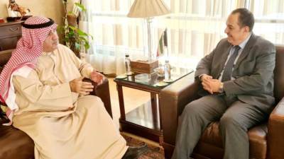 السفير الغانم يستقبل بهبهاني في سفارة الكويت بالقاهرة