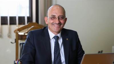 علاء فكري يقترح منح الوحدات للدولة مقابل اراضى للمطورين بمبادرة بيع العقارات بالدولار 