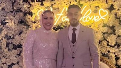 "د. أماني الموجي وأ. عمر البدوى" يتقدمون بأسمي التهاني القلبيه للاستاذ حسين محمد حسين علي خطبته من الانسه روان محمد عباس