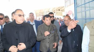 أعضاء الصفوة يكرمون مجلس الإدارة والوزير يشيد بالطفرة الإنشائية 