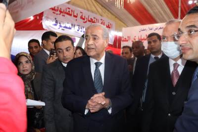 بحضور وزير التموين.. محافظ القليوبية ورئيس الغرفة التجارية يفتتحان معارض «أهلا رمضان» بشبرا الخيمة