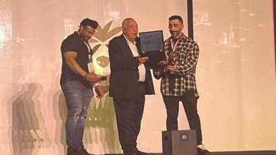 تكريم الدكتور عادل فهيم في ختام بطولة المملكه السعودية لكمال الاجسام