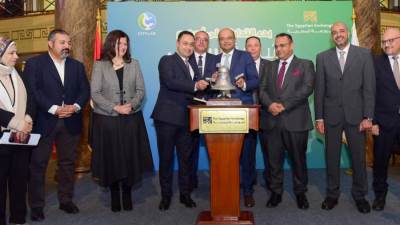 رئيس البورصة يشارك قيادات وافد جديد إحتفالية "قرع الجرس" بمناسبة بدء التداول 