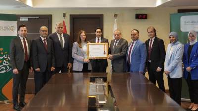 للعام الحادي عشر على التوالي.. الأهلي المصري يحتفظ بشهادة التوافق مع معاییر متطلبات هيئتي الفيزا والماستر كارد العالمیة PCI DSS بالإصدار الجديد V.4