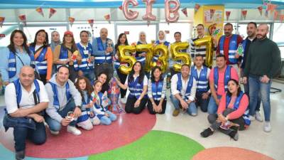 مؤسسة "التجاري الدولي" تنظم لموظفي البنك زيارة تطوعية لأطفال مستشفى 57357