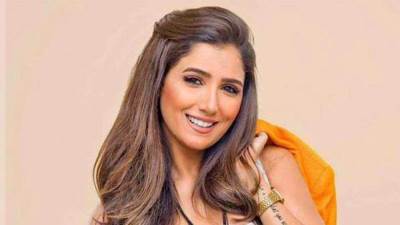 مي عمر: فيلم هارلي بتاع محمد رمضان وطبيعي أسمه يتحط الأول 