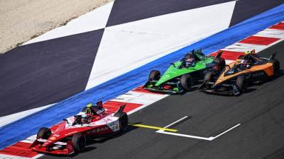 بطولة العالم للفورمولا إى – الجولة السادسة (ميسانو – إيطاليا).. أوليفر رولاند يفوز بأول سباقات "ميسانو إي بري" بعد إلغاء نتيجة أنطونيو فيلكس دا كوستا