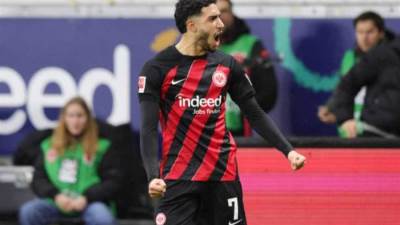  عمر مرموش ضمن المرشحين لتشكيل الأفضل فى الدورى الألماني 2023/2024 