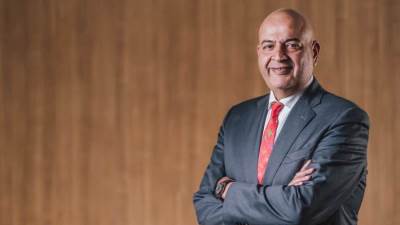 تعاون مصري -إماراتي لتعزيز فرص الاستثمار في مجال توطين صناعة السيارات الكهربائية والتقليدية ومكوناتها